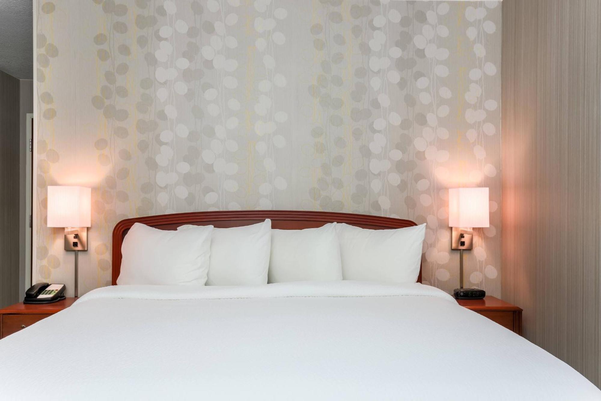 Courtyard By Marriott Roseville Galleria Mall/Creekside Ridge Drive Extérieur photo