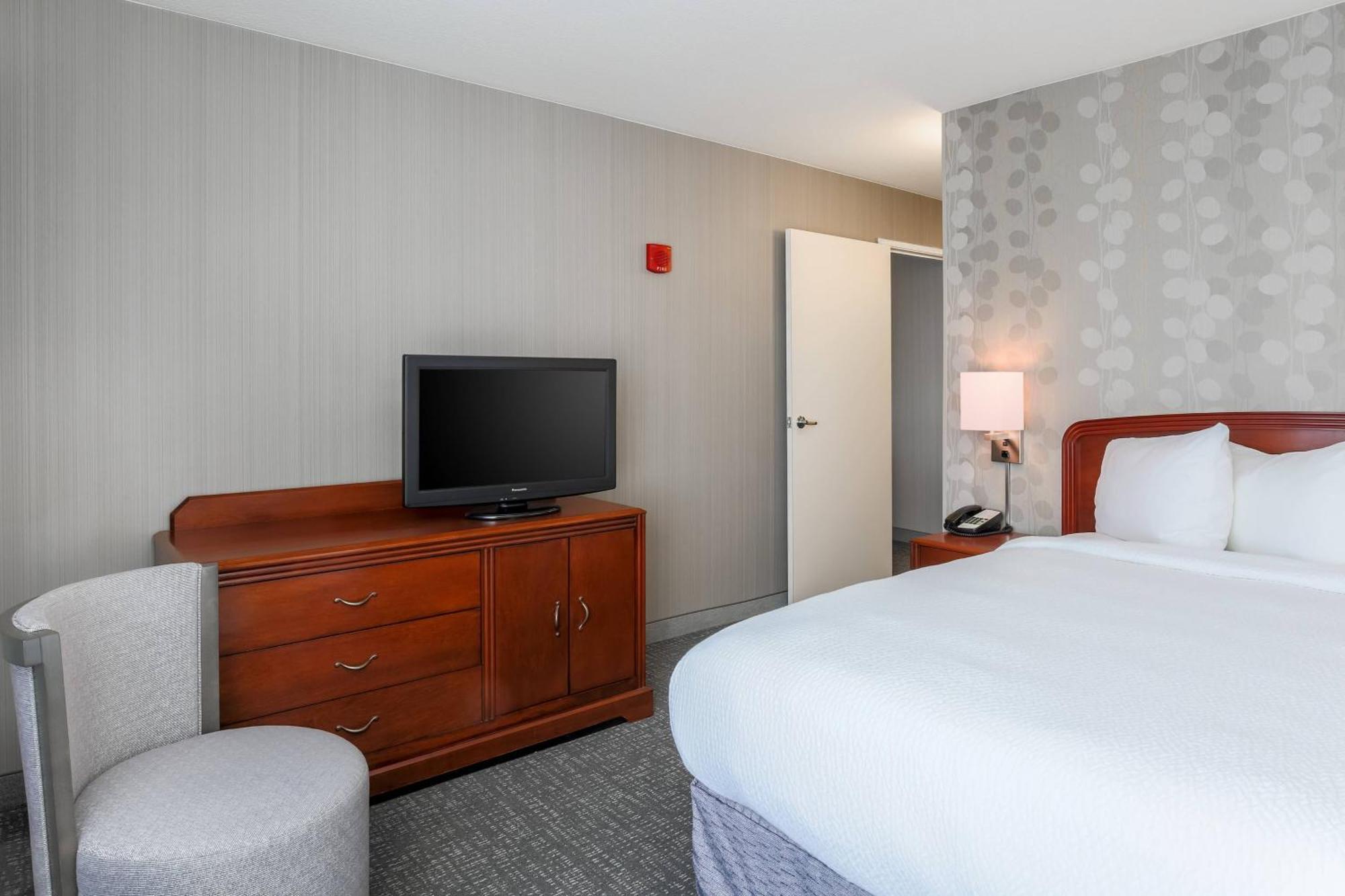 Courtyard By Marriott Roseville Galleria Mall/Creekside Ridge Drive Extérieur photo