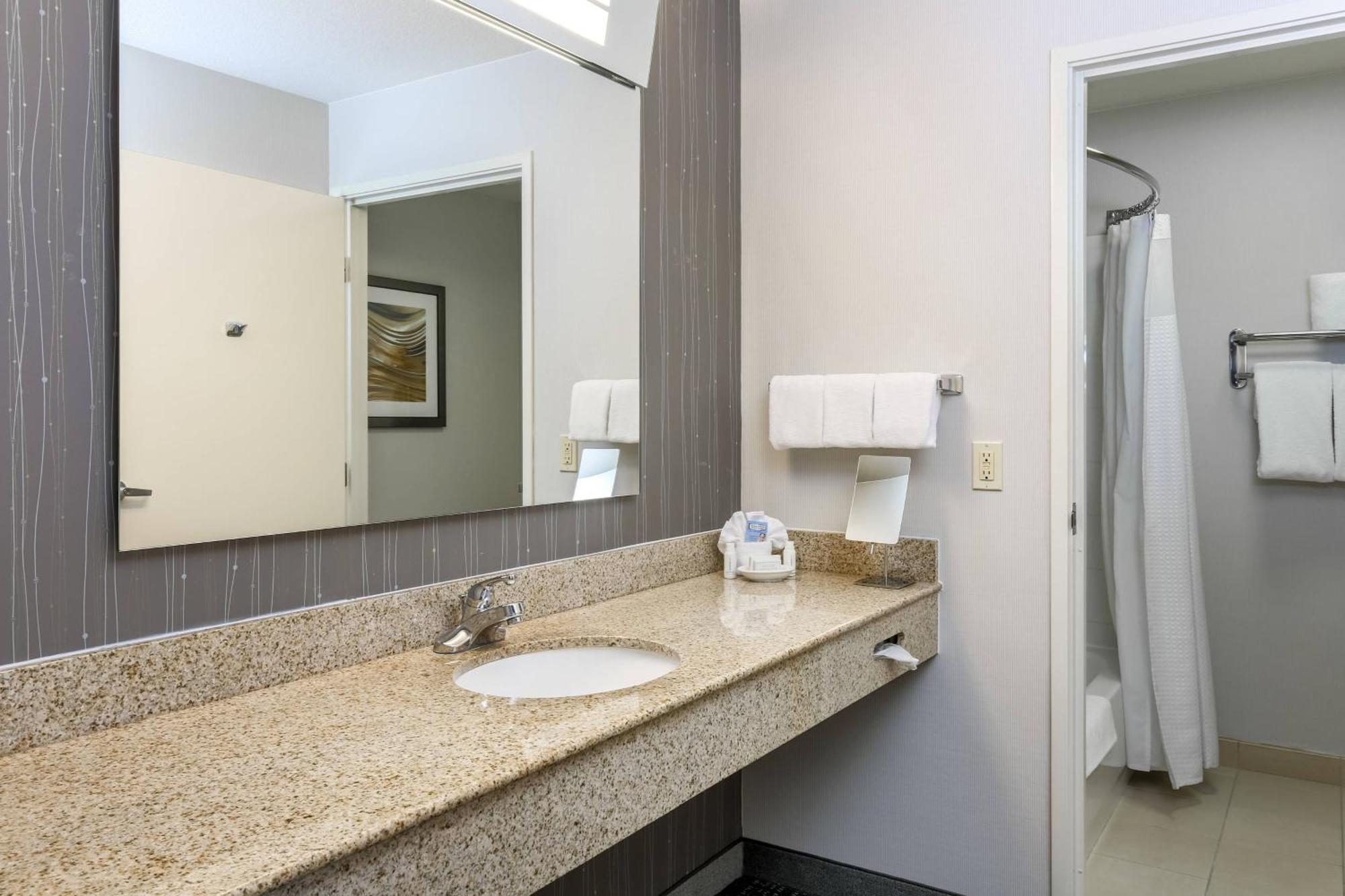 Courtyard By Marriott Roseville Galleria Mall/Creekside Ridge Drive Extérieur photo